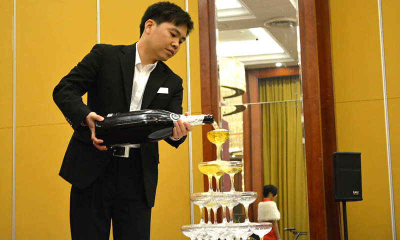 “Gratitude Witnesses Future”2015 RongtaAnniversary Celebration Theme Party with A Successful End